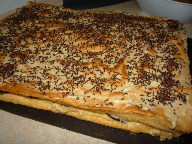 Biszkopt z delicjami i masą Biszkopt z delicjami i masą