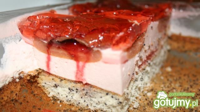 Biszkopt z galaretką i delicjami