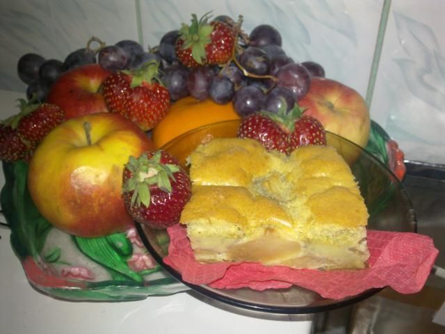 Biszkopt z jabłkami