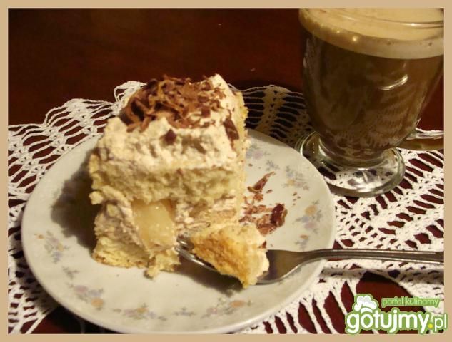 Biszkopt z kawową pianką 