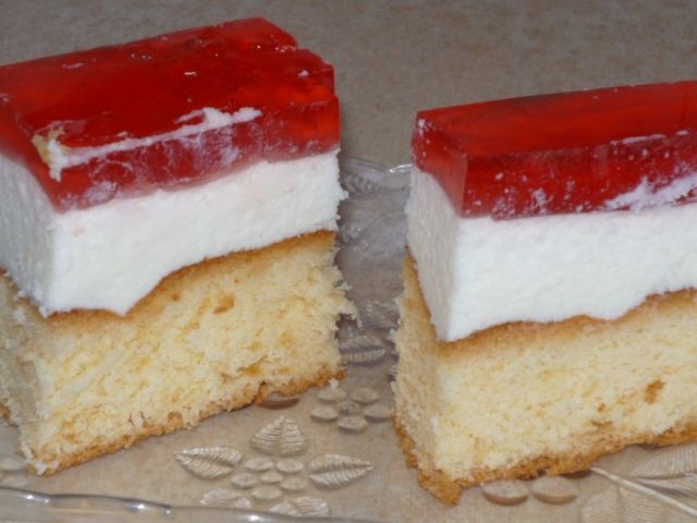 Biszkopt z mąki razowej i dodatkami