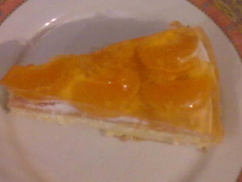 Biszkopt z mandarynkami i galaretką Biszkopt z mandarynkami i galaretką