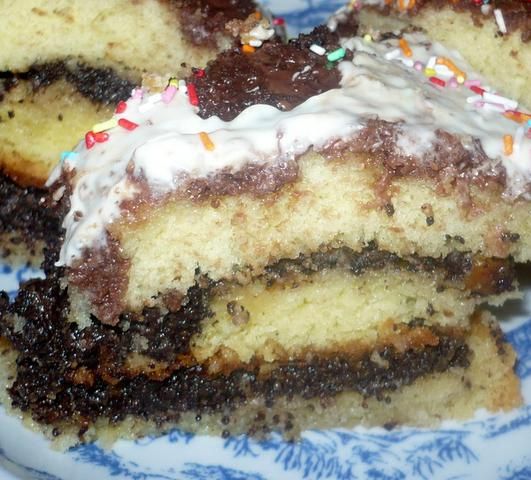 Biszkopt z masą makową