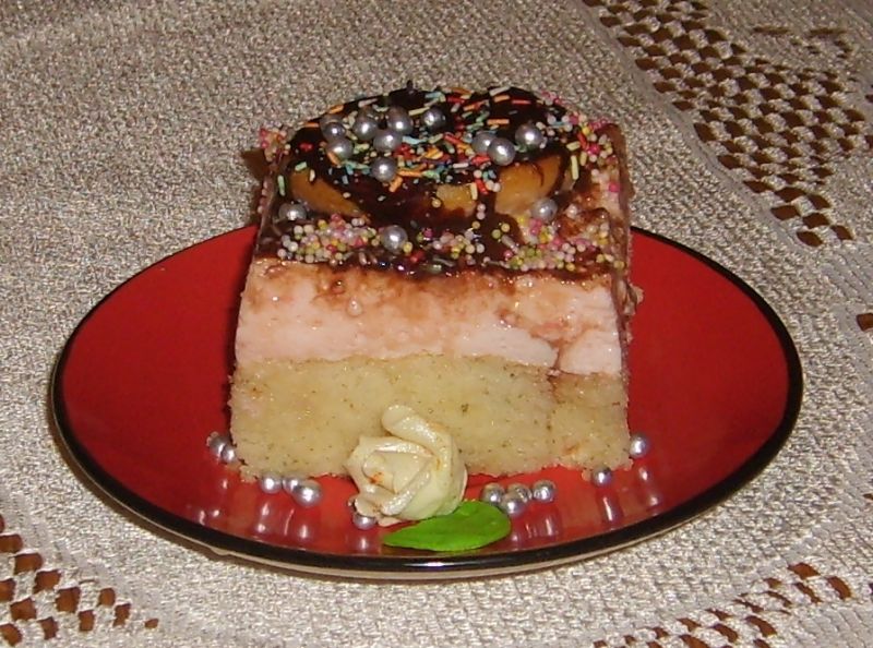 Biszkopt z masą waniliową Biszkopt z masą waniliową