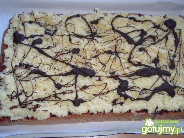 Biszkopt z masą z wiórek kokosowych Biszkopt z masą z wiórek kokosowych