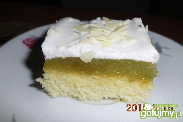 Biszkopt z musem rabarbarowym Biszkopt z musem rabarbarowym