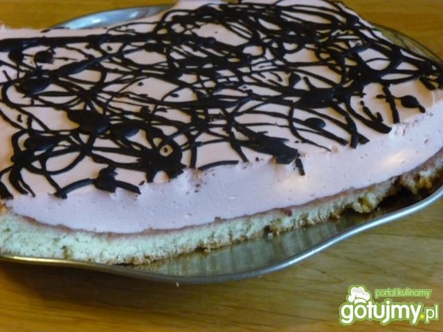 Biszkopt z pianką truskawkową Biszkopt z pianką truskawkową