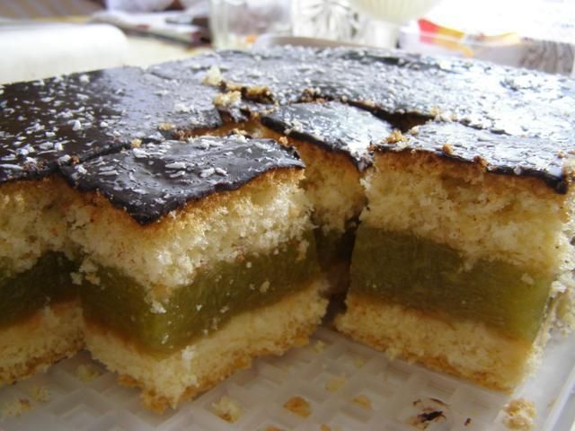 Biszkopt z rabarbarem Biszkopt z rabarbarem