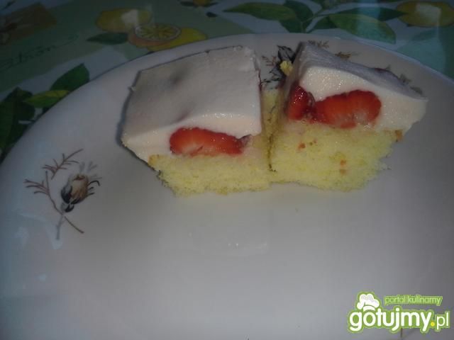 Biszkopt z truskawkami 11 Biszkopt z truskawkami 11