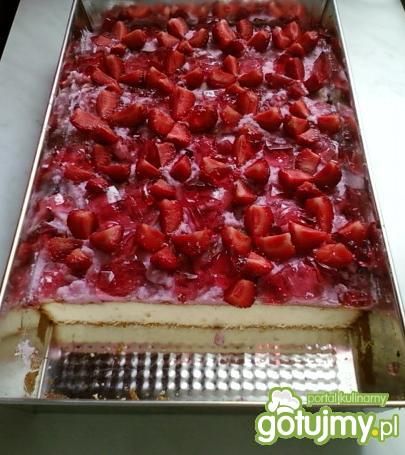 Biszkopt z truskawkowym mascarpone