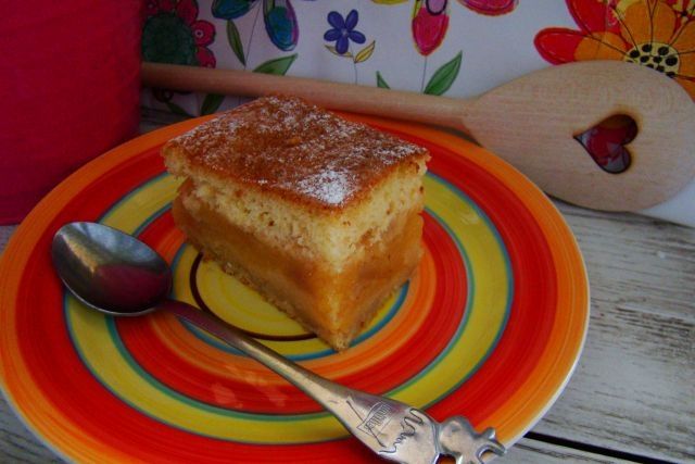 Biszkoptowe ciasto z jabłkami z anyżem 