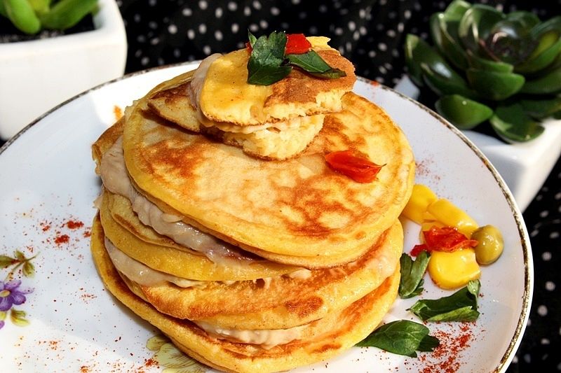 Biszkoptowe placuszki z jogurtem na słono 