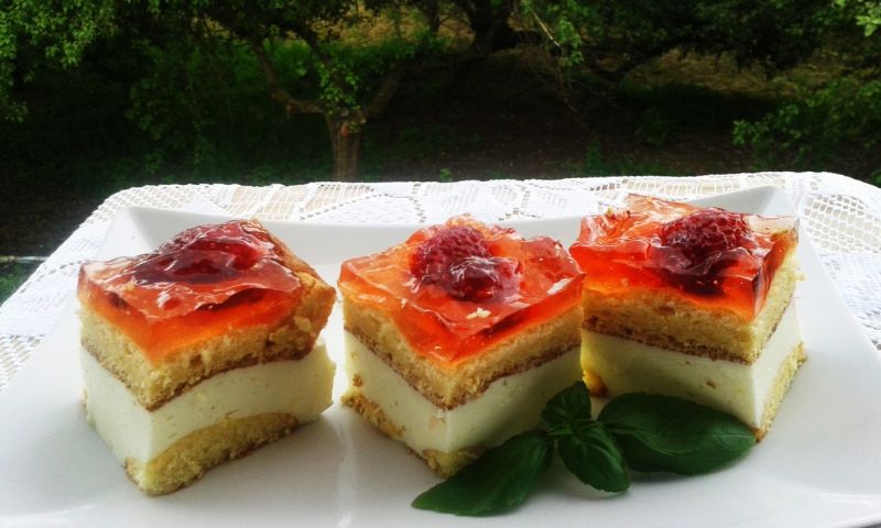 Biszkoptowe z serem i galaretką Biszkoptowe z serem i galaretką
