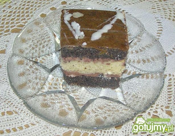 Biszkoptowy makowiec z masą