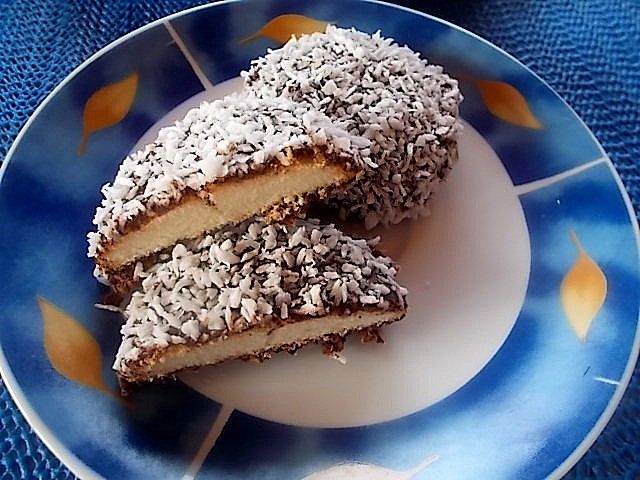 Biszkopty na wzór lamingtony 