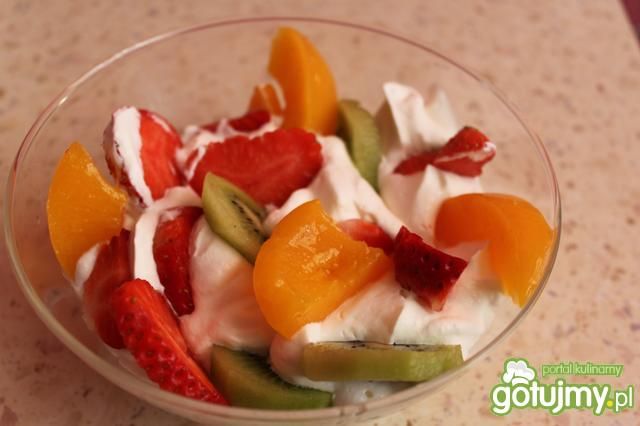 Bita śmietana i truskawki 