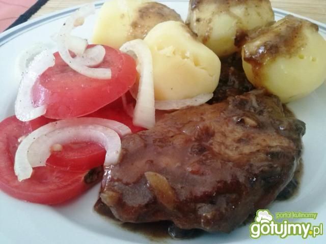 Bitki schabowe w sosie śliwkowym