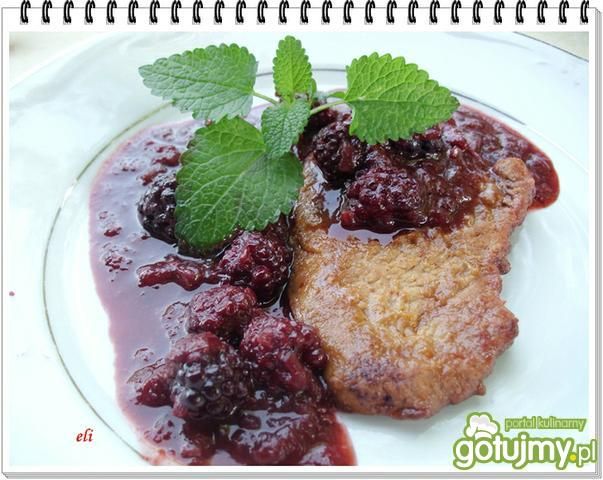 Bitki schabowe z sosem jeżynowym Bitki schabowe z sosem jeżynowym