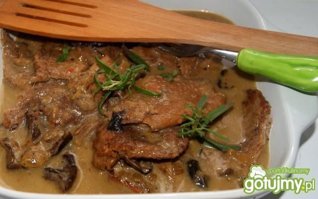 Bitki w grzybowym sosie Bitki w grzybowym sosie