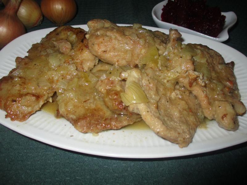 Bitki w sosie cebulowym Bitki w sosie cebulowym