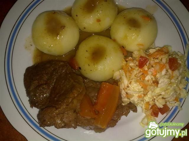 Bitki w sosie z kluskami  Bitki w sosie z kluskami