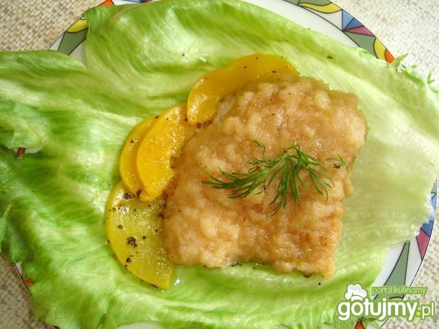 Bitki z kurczaka z brzoskwiniami