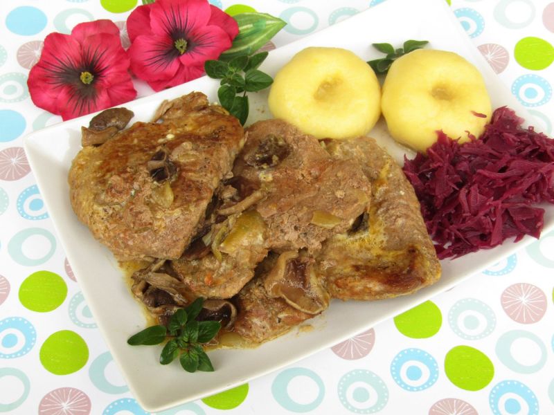 Bitki z suszonymi grzybami  