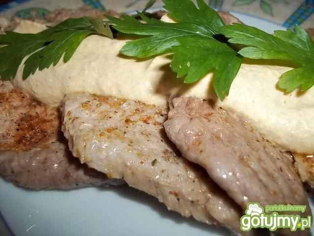 Bitki z szynki z musem kurkowym