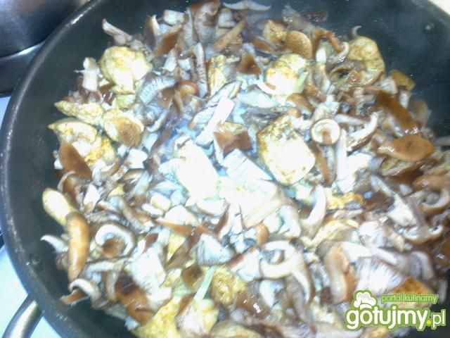 Biust kurczaka z opieńkami