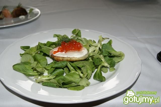 Bliny z łososiem i kawiorem Bliny z łososiem i kawiorem