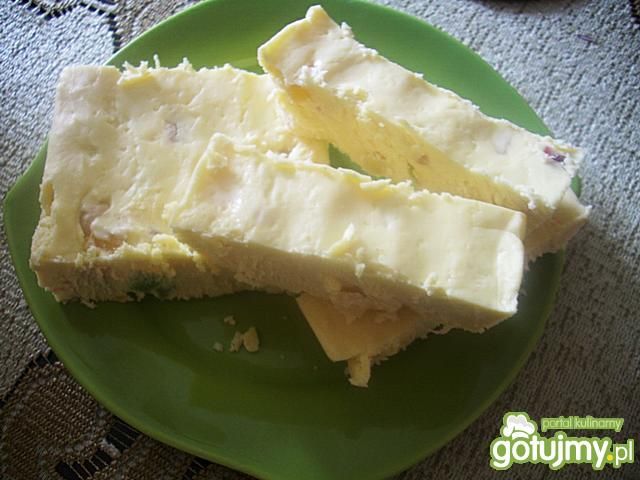 Blok biały z kandyzowanymi owocami