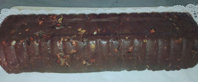 Blok czekoladowy z orzechami