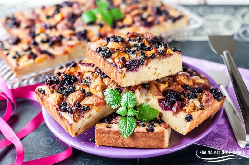 Blondie- ciasto z białą czekoladą i owocami lata Blondie- ciasto z białą czekoladą i owocami lata