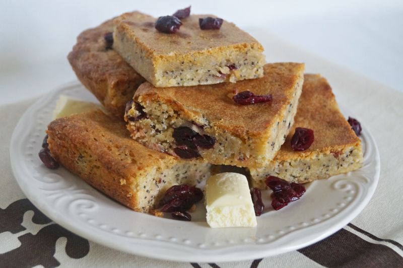 Blondie z makiem i żurawiną Blondie z makiem i żurawiną