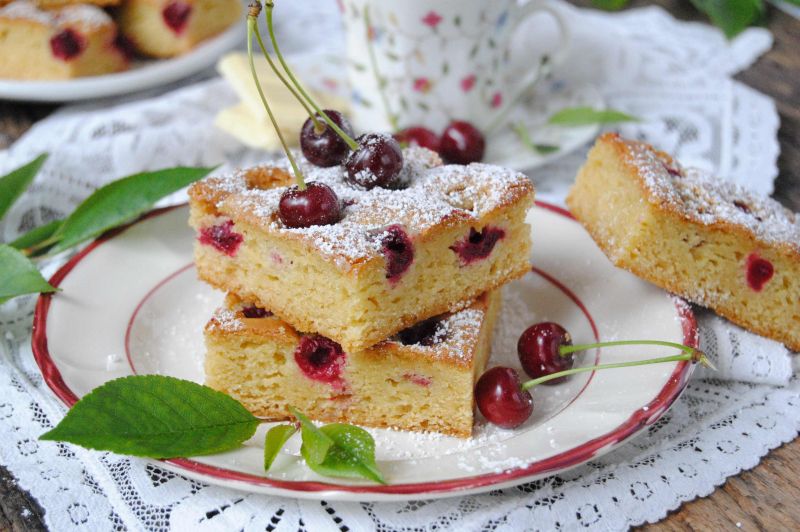 Blondies z wiśniami Blondies z wiśniami