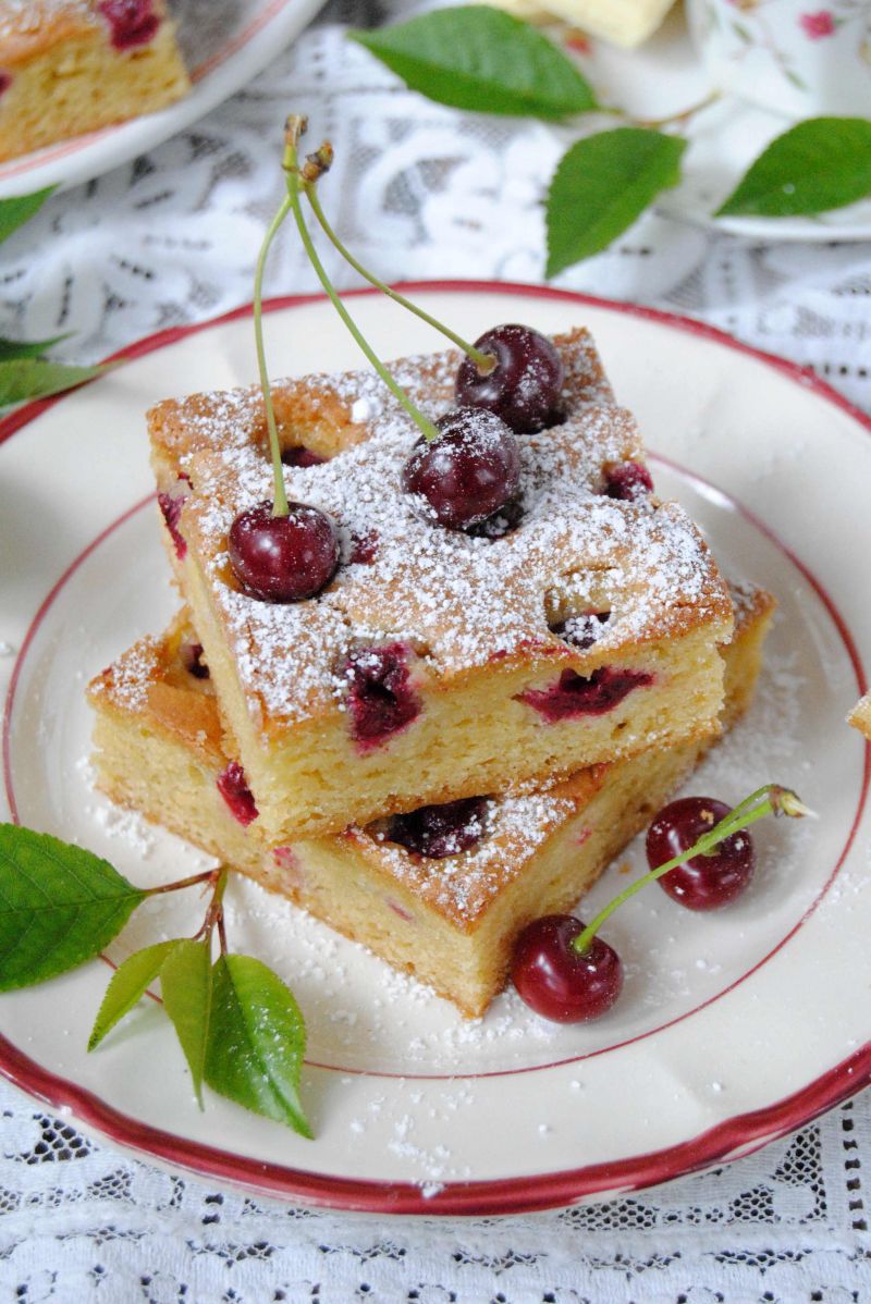 Blondies z wiśniami Blondies z wiśniami