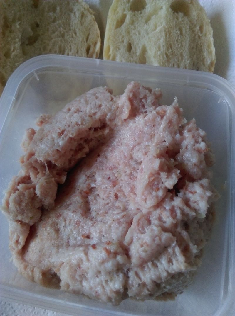 Błyskawiczna pasta boczkowa z cebulą Błyskawiczna pasta boczkowa z cebulą