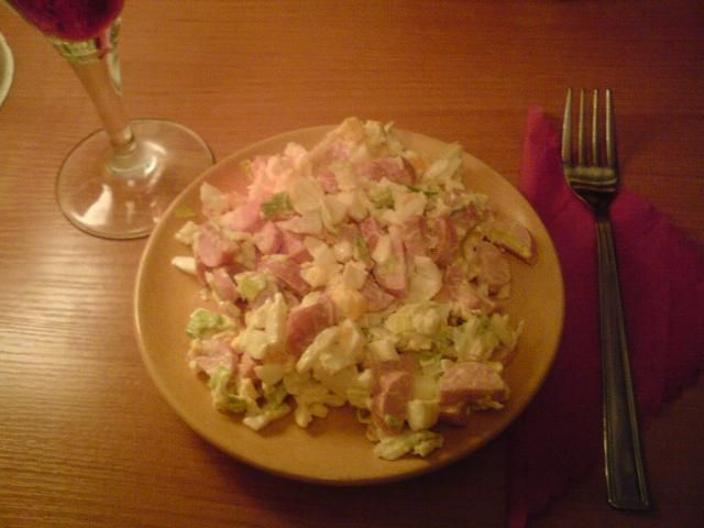 Błyskawiczna sałatka z parówek