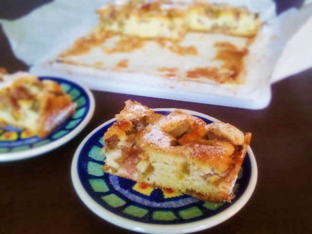 Błyskawiczne ciasto z rabarbarem Błyskawiczne ciasto z rabarbarem