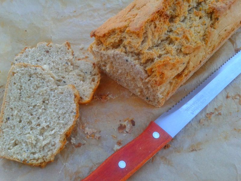  Błyskawiczny żytni chleb z  piwem i czarnuszką 