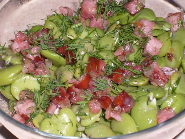 Bób z podsmażaną kiełbasą Bób z podsmażaną kiełbasą