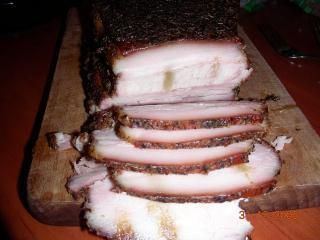 Boczek faszerowany czosnkiem