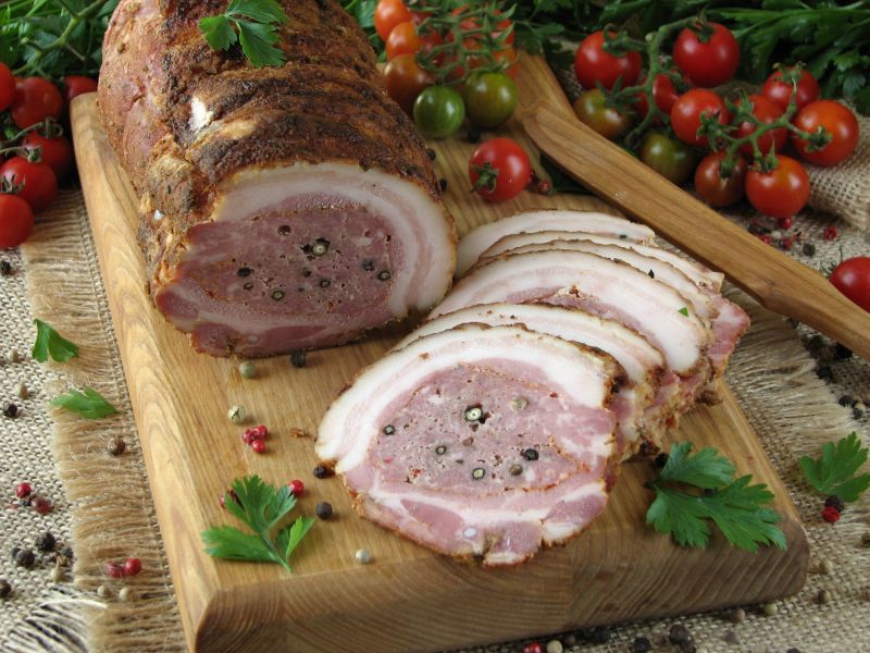 Boczek faszerowany mięsem mielonym 