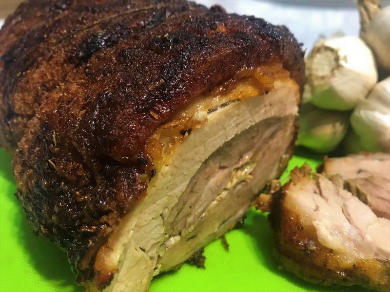 Boczek pieczony rolowany w miodzie z czosnkiem