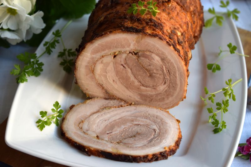 Boczek rolowany z czosnkiem i musztardą