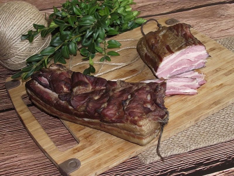 Boczek wędzony z domowej wędzarni  Boczek wędzony z domowej wędzarni