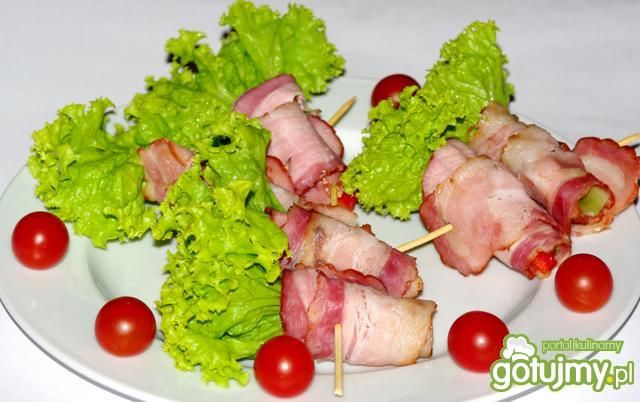 Boczek z sałatą i papryką Boczek z sałatą i papryką