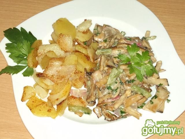 Boczniaki z opuncją i rzodkiewką Boczniaki z opuncją i rzodkiewką