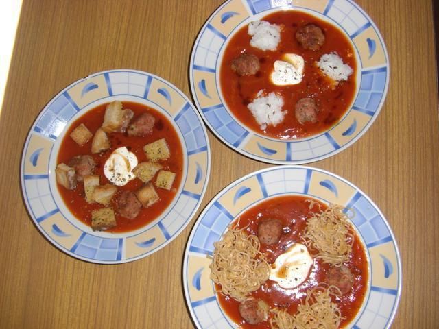 Bolońska pomidorówka z trzema wkładkami