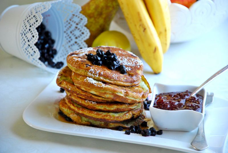 Borówkowe pancakes z kaszy manny